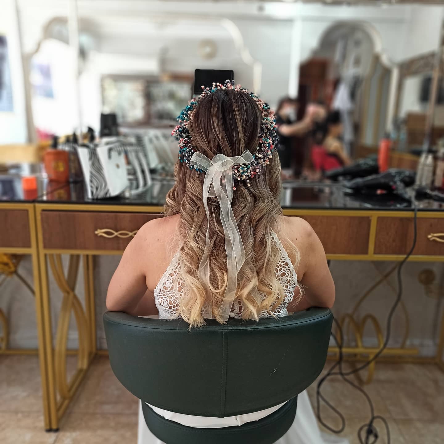 Aygül KuaföR & Abiye Gelinlik Moda Evi