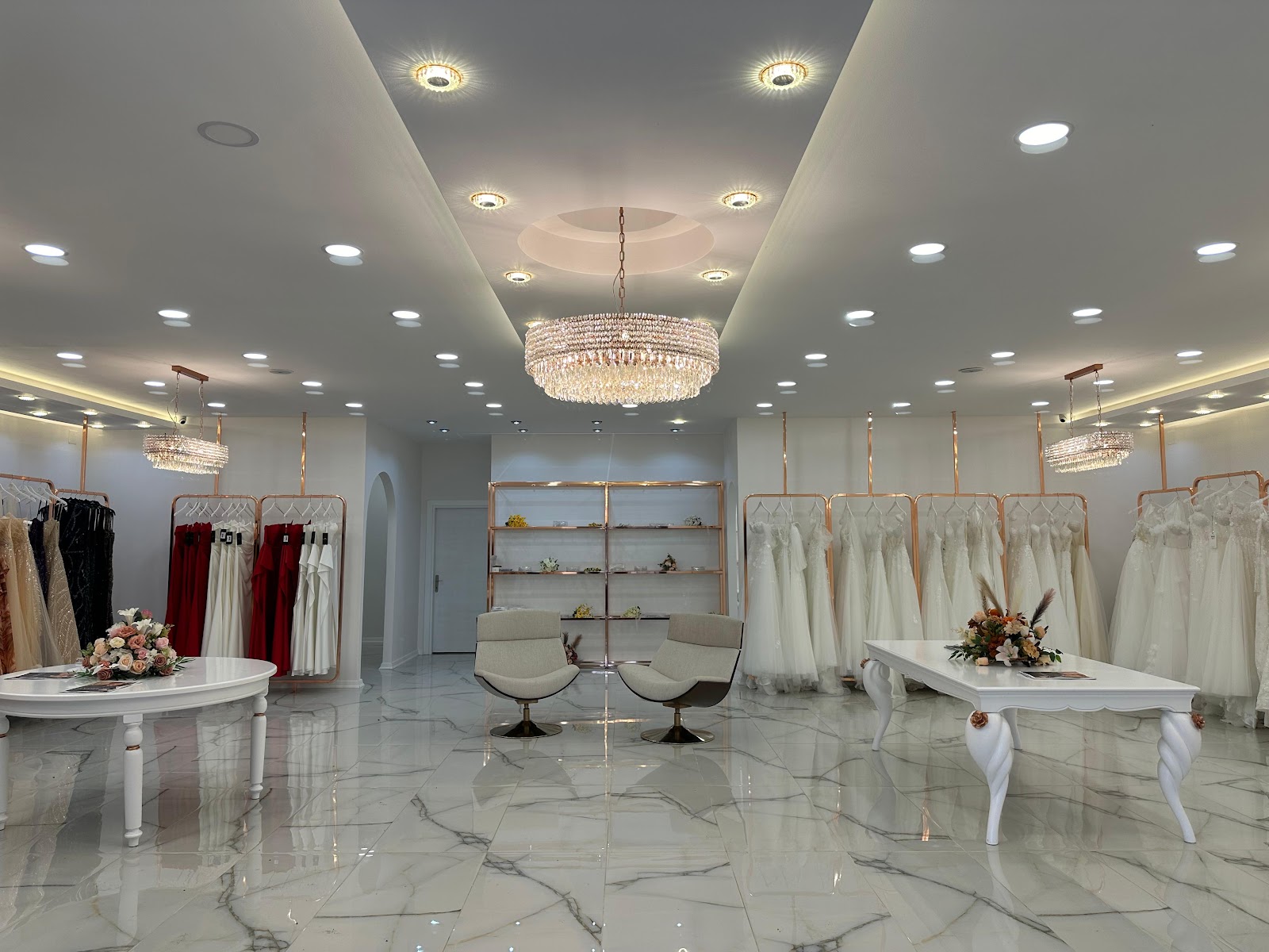 Emine Yıldırım & Meness Moda Evi