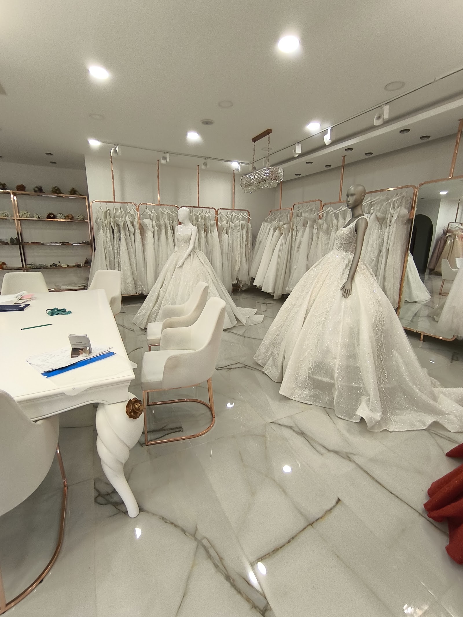 Emine Yıldırım & Meness Moda Evi