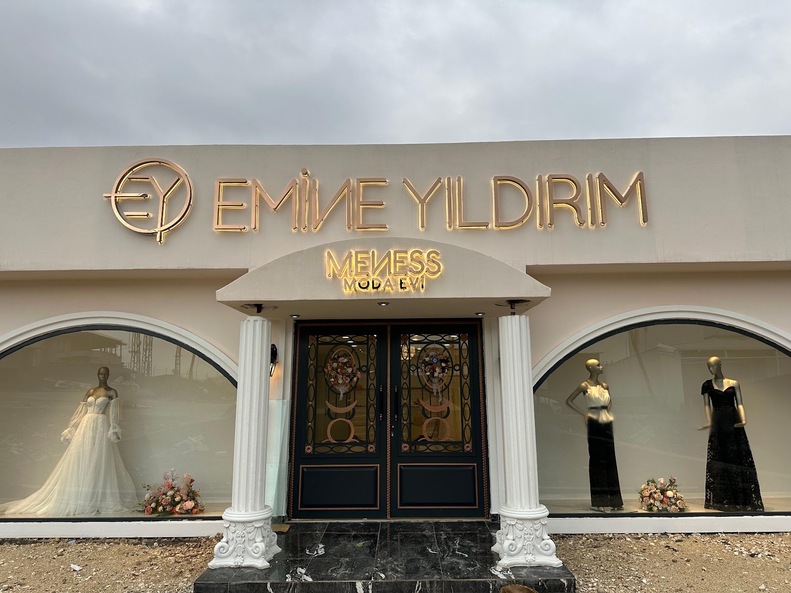 Emine Yıldırım & Meness Moda Evi