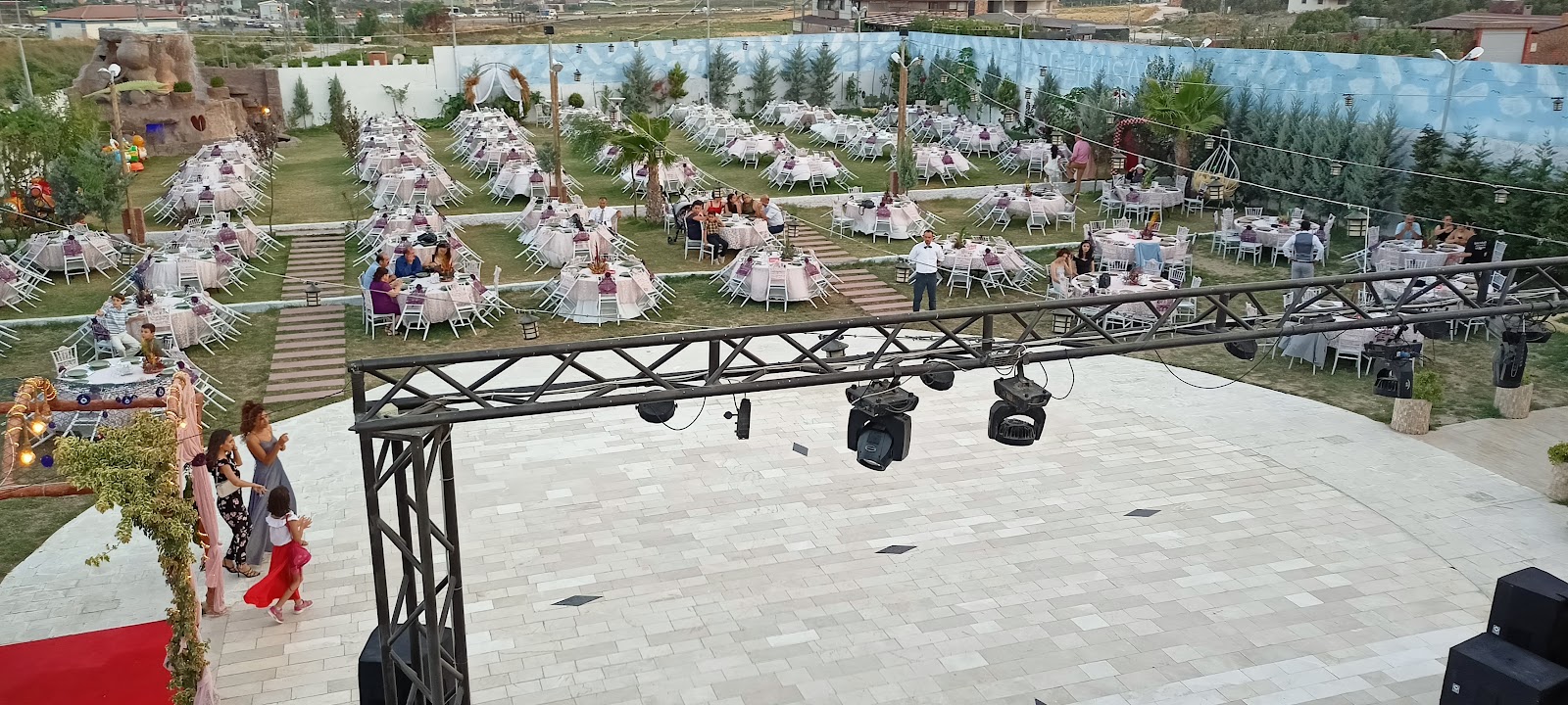 Gökkuşağı Kir Bahcesi