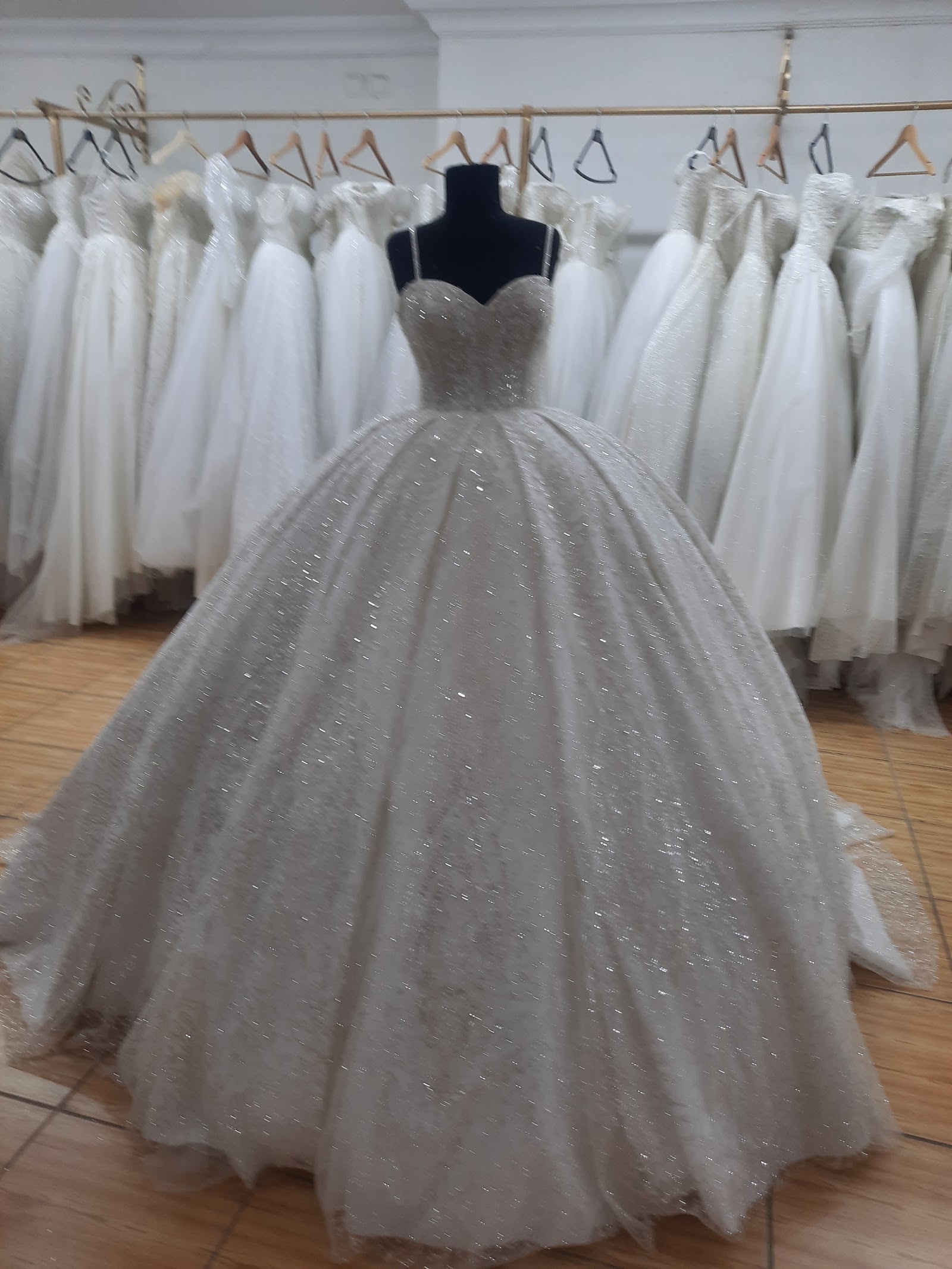 NT GELİNLİK MODA EVİ